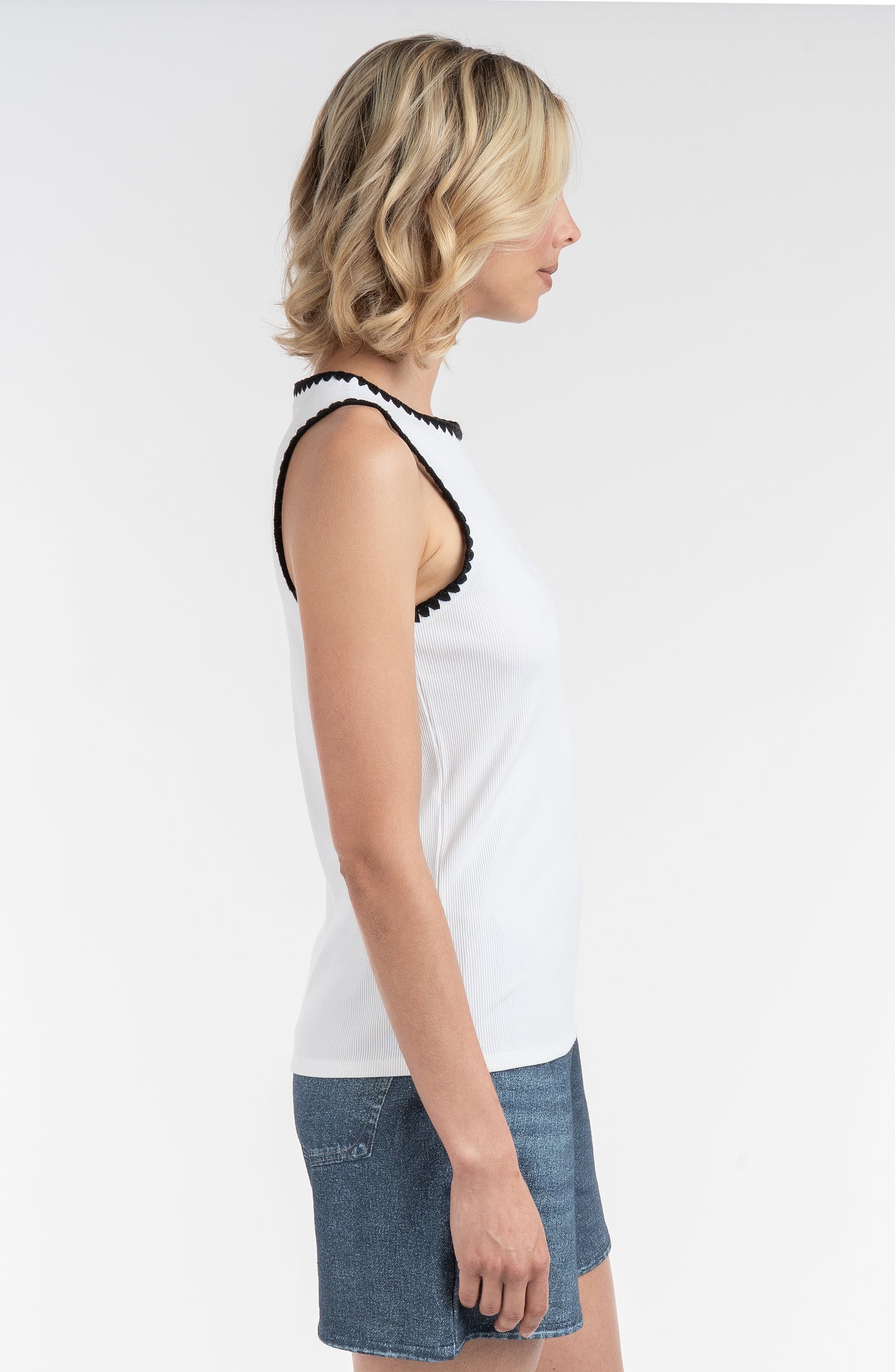 Contrast Embroidered Tank